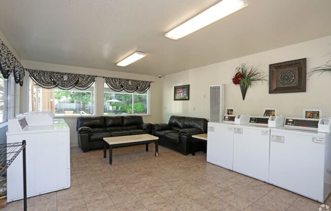 2 beds, 2 baths, 1,020 sqft, $1,625, Unit 1920