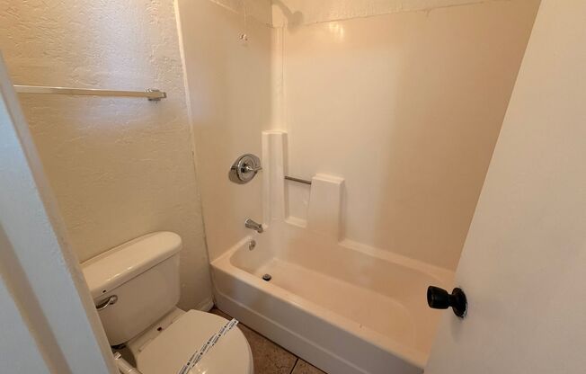 1 bed, 1 bath, 570 sqft, $899, Unit 16621-51