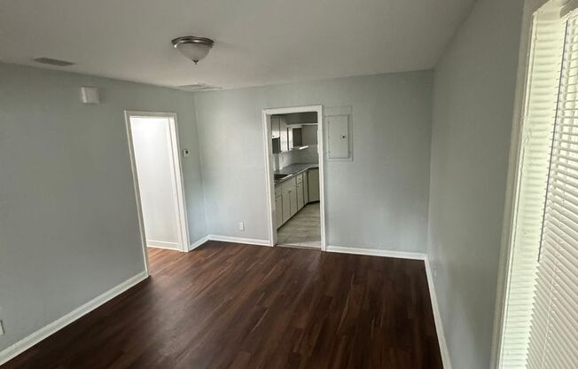 3 beds, 2 baths, $1,349