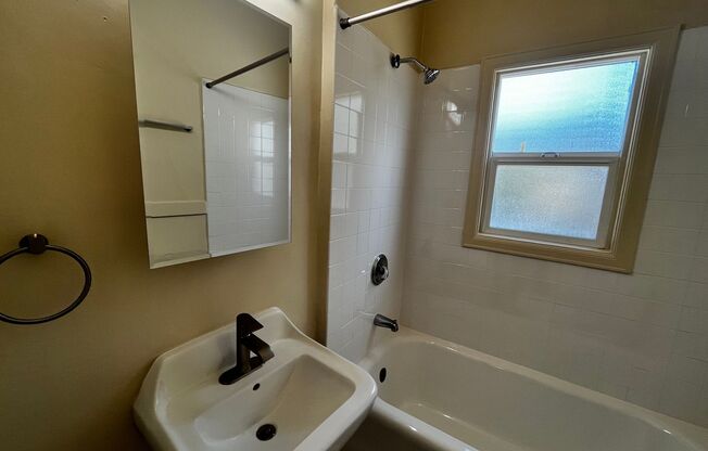 Studio, 1 bath, $1,737.08, Unit 324
