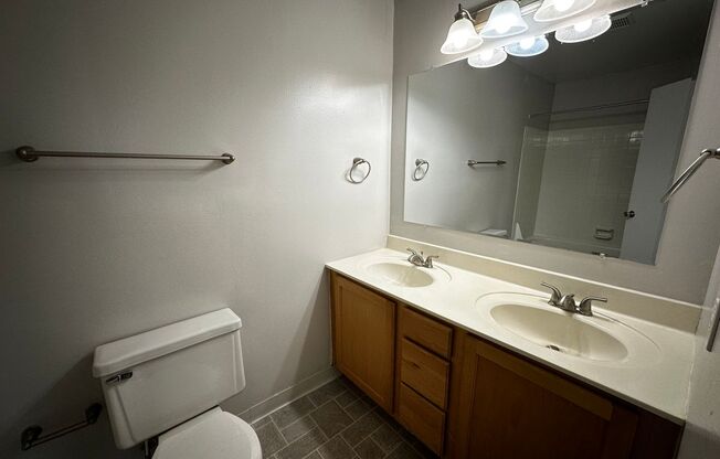 1 bed, 1 bath, 755 sqft, $975, Unit 5710D