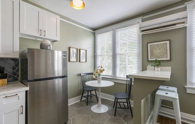 Fully furnished studio apartment!!