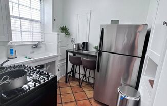 660 S. Cloverdale Ave.