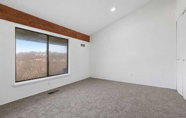 2 beds, 1 bath, 900 sqft, $1,600, Unit 304