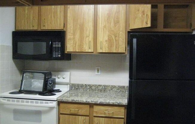 Spacious 2 bed 1 bathroom Condominium