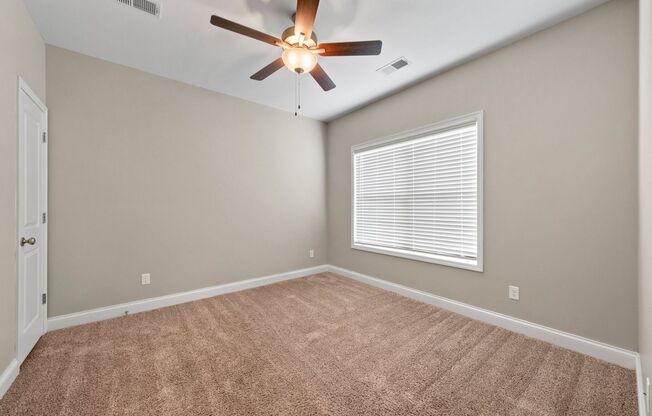 2 beds, 2 baths, 977 sqft, $925, Unit 221