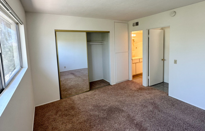 1 bed, 1 bath, $1,600, Unit 14