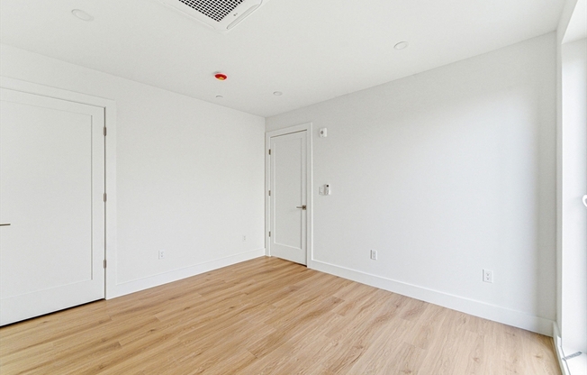 1 bed, 1 bath, 670 sqft, $3,250, Unit 406