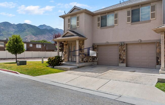 Fantastic Ogden 3 Bedrooom Townhouse!