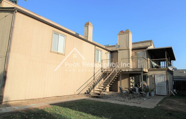 Spacious Elk Grove 2bd/2ba Triplex