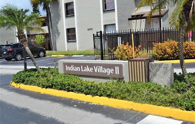 10060 NW 9 ST CIR