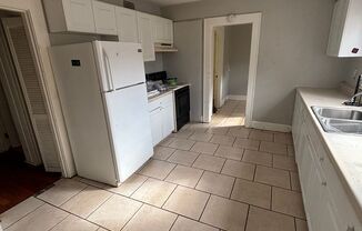 2 beds, 1 bath, $2,140