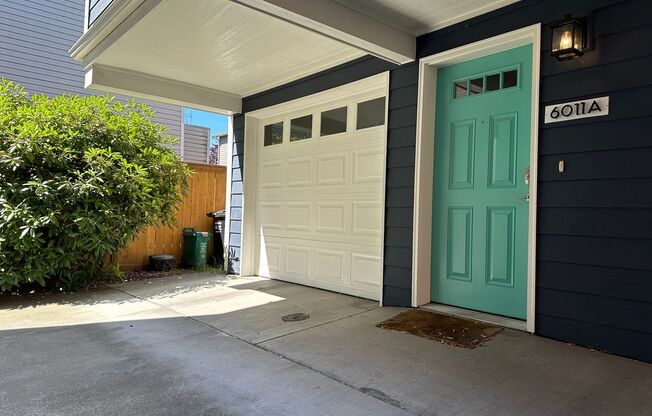Ballard Perfection - 3 bed/3.5 Bath Updated Townhouse