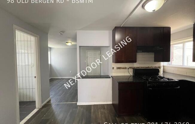 98 OLD BERGEN RD