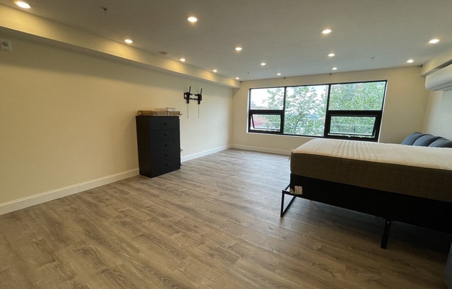 Studio, 1 bath, 500 sqft, $2,900, Unit 305
