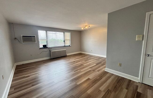 2 beds, 1 bath, 800 sqft, $1,790, Unit 6236 Fifth Ave. #301A