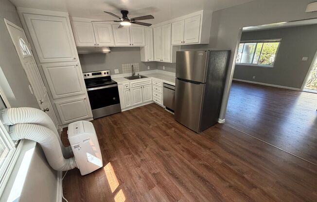 Charming San Jose 2BD/1BA Triplex Unit!