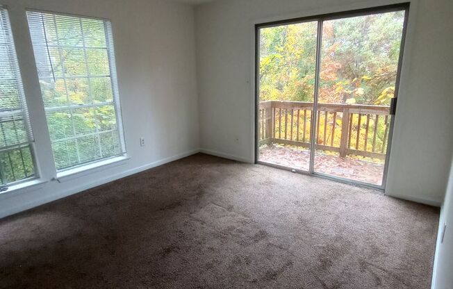 2 beds, 1.5 baths, $995