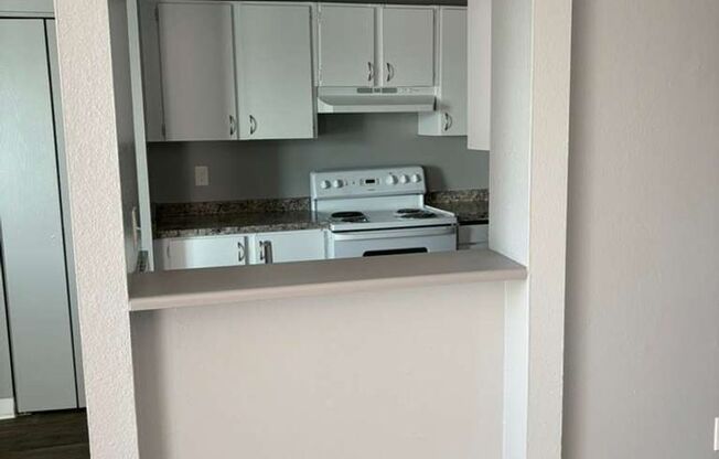 2 beds, 1 bath, 867 sqft, $1,285, Unit 601 I201