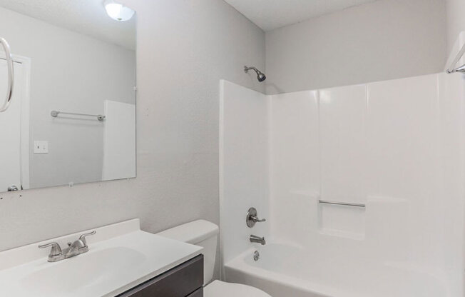 The element 4411, Macon, GA Apartment  Spacious bathroom