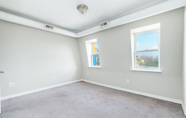 3 beds, 1 bath, 1,000 sqft, $1,995, Unit 1422-E