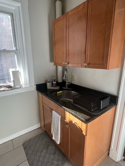 1 bed, 1 bath, $2,900, Unit 15