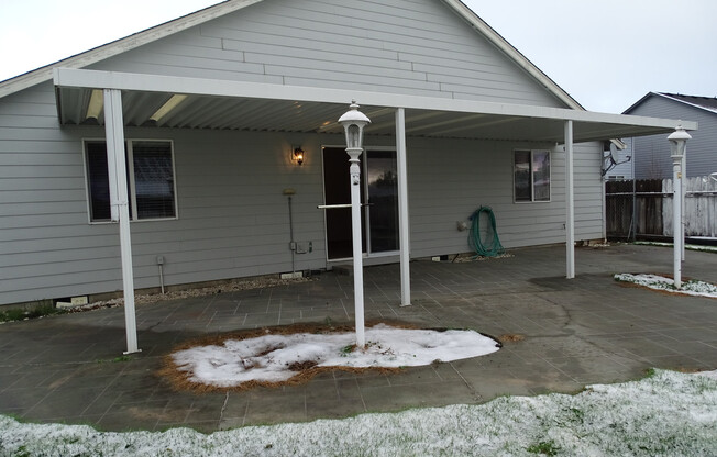 3 beds, 2 baths, $2,395