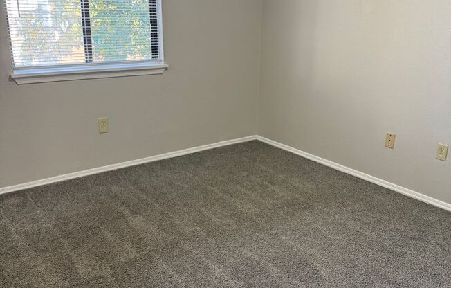 1 bed, 1 bath, 827 sqft, $769, Unit 2703-302