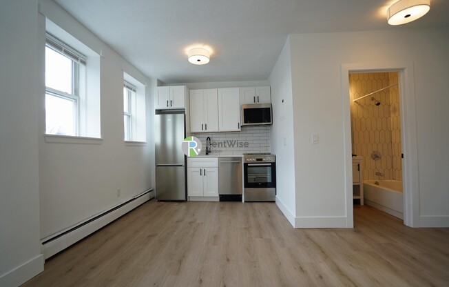 740 E 7 ST 