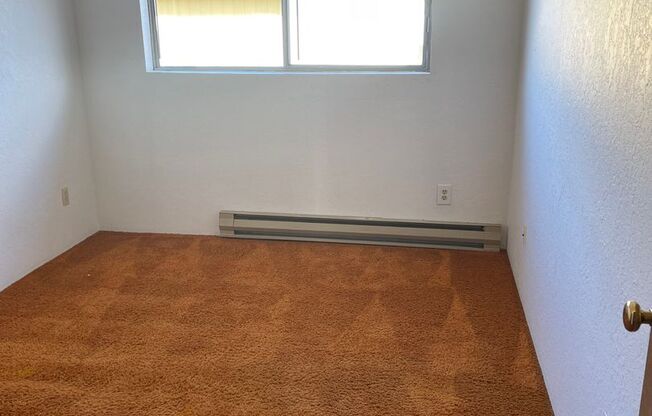 2 beds, 1 bath, 712 sqft, $850, Unit 30
