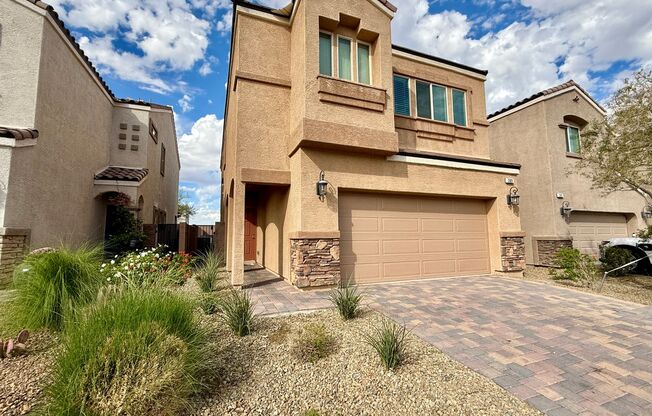 4 BED, 2.5 BATH, 2 CAR-GARAGE, TWO-STORY, SINGLE FAMILY HOME FOR RENT w/ COMMUNITY POOL & SPA