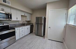 2 beds, 1 bath, $1,099, Unit GLN501-25