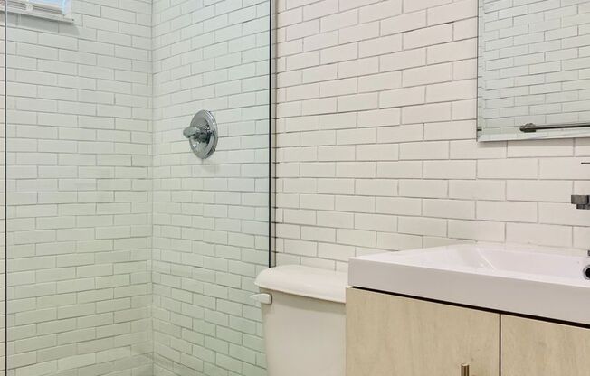1 bed, 1 bath, 650 sqft, $1,900, Unit 1600-203