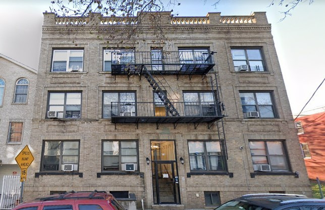 33 Storms Ave