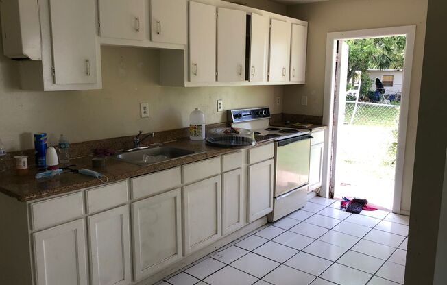 2 beds, 1 bath, $1,683