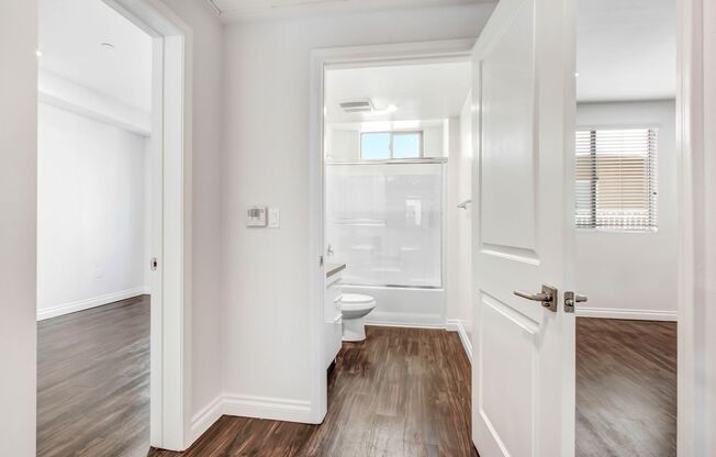 2 beds, 2 baths, 895 sqft, $2,695, Unit 205