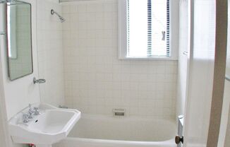 Studio, 1 bath, 425 sqft, $1,400, Unit 202