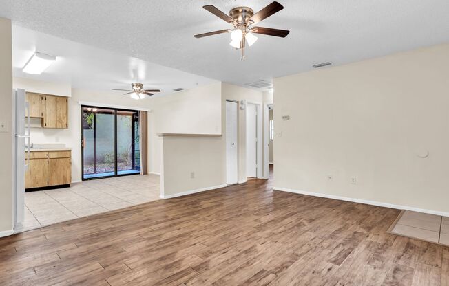 Great 2br/1ba unfurnished/yearly rental in Largo!