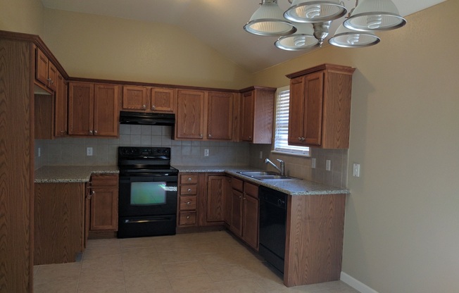 416 Cherokee Gate Dr  3Bd/ 2Ba House - Yukon