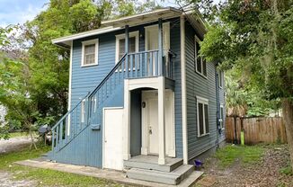 Historic One Bedroom Apartment Steps From Campus (w/ Den)
