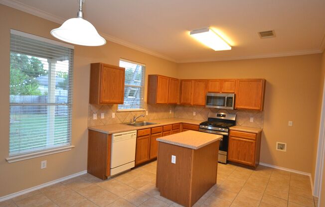 3 Bedroom 2.5 Bath with Gameroom in Horizon Park