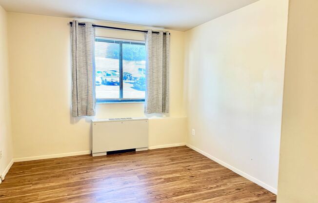 2 beds, 1 bath, $1,550, Unit Unit 212