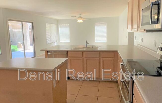 7452 W IRMA LN