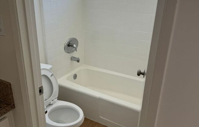 Studio, 1 bath, 360 sqft, $1,654, Unit 244