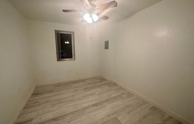 5502-8 University AZTEC APT