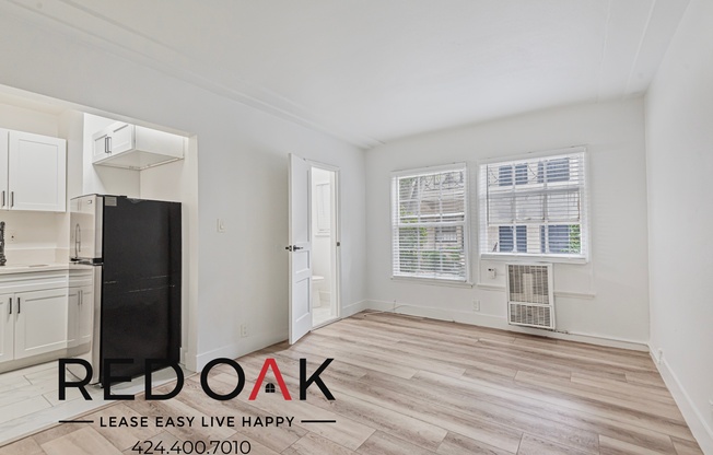 851 1/4 S KENMORE AVE