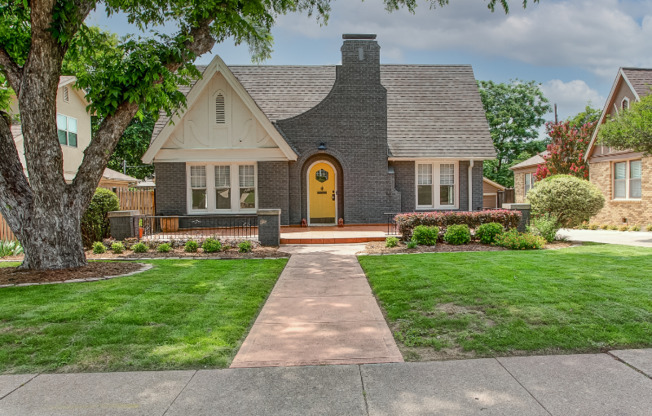 2528 Cockrell Ave