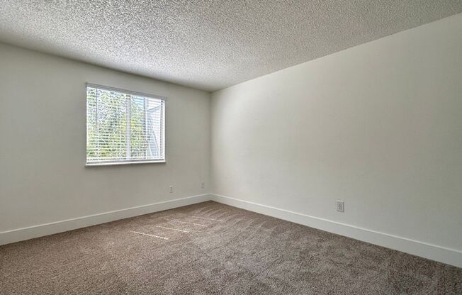 2 beds, 1 bath, 803 sqft, $1,550, Unit 92