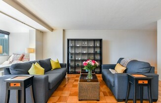 Studio, 1 bath, 635 sqft, $2,575, Unit 14L