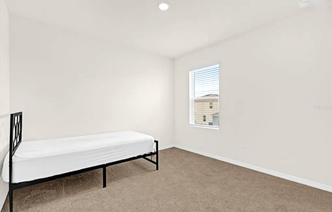 5 beds, 3 baths, $2,800